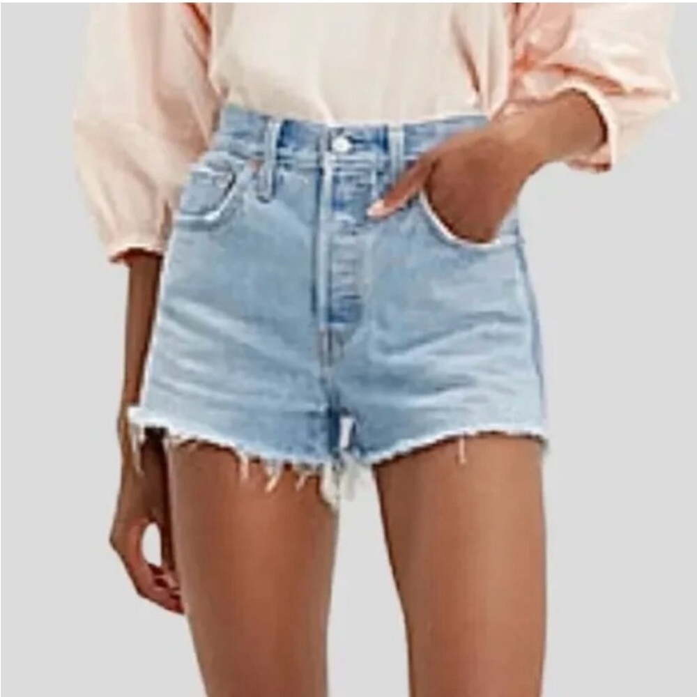 Levis 501 Shorts Quality Cotton Blue DenimCut Off Button Fly Frayed Size 33